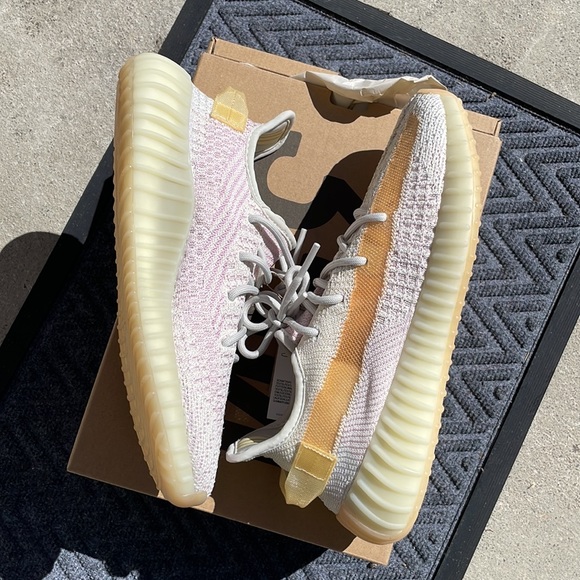 Authentic Yeezy 350 v2 UV color change light up - Picture 13 of 14